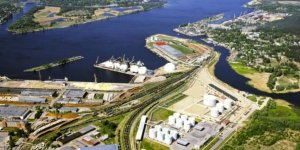 Cargo vessel traffic in Riga port not interrupted