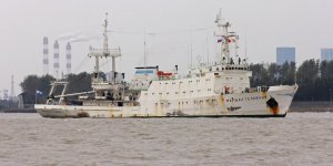 Russia's hydrographic vessel continues its long-distance cruise to Antarctica