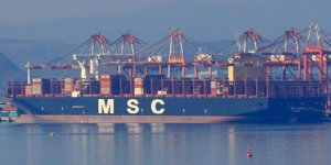 The world's second largest container ship begins operating