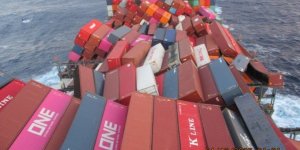 ONE APUS suffers container stack collapse in Mid-Pacific