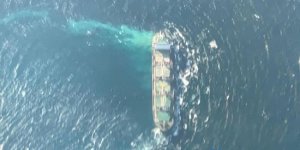 Liberia-flagged bulk carrier runs aground on a reef off Sri Lanka