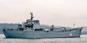 The Russian ship carrying military supplies disabled in Syria