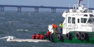 US coast guard vessel capsizes on Columbia River