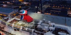 Carnival Cruise's Mardi Gras gets her funnel